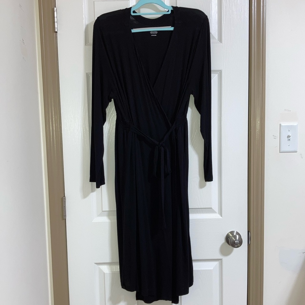 Bump in the Night Women’s Black Maternity bath robe size 2X